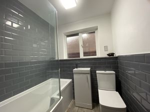 BATHROOM- click for photo gallery